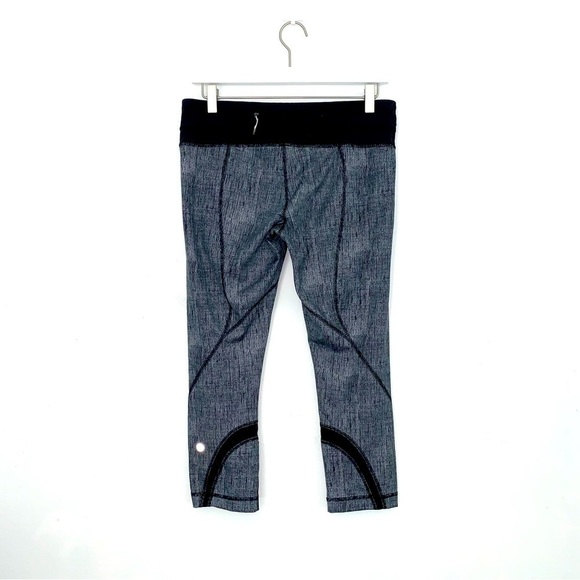 Lululemon Run: Inspire Crop II *All Luxtreme Burlap Texture Black Dune / Black 8 - Picture 8 of 12
